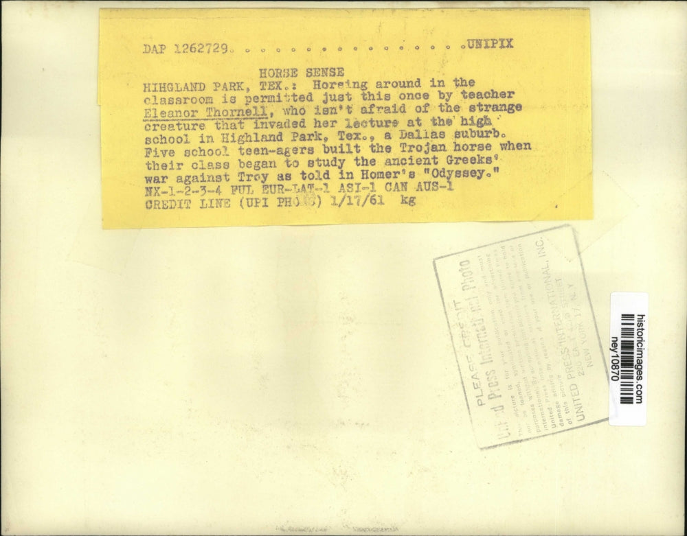 1961 Press Photo Eleanor Thronell And The Trojan Horse - ney10870