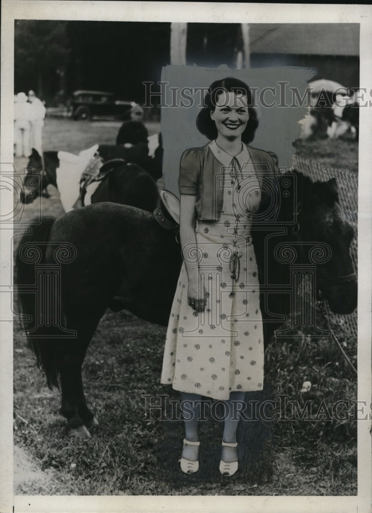 1938 Press Photo Dorothy Murphy of Providence RI at Murphy Reunion - ney10883