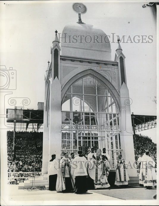 1941 Press Photo Cardinal Dougherty at 9th National Eucharistic Congress