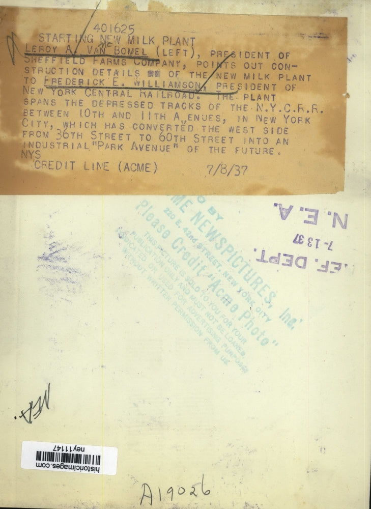 1938 Press Photo Leroy A.Van Bomel of Sheffield Farm with Frederik E.Williamson