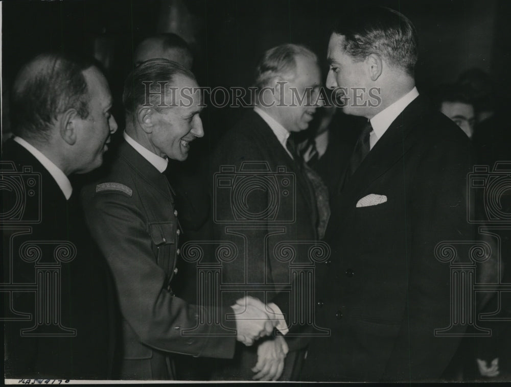 1940 Press Photo Anthony Eden honor Gen.Lelong, head of French Military