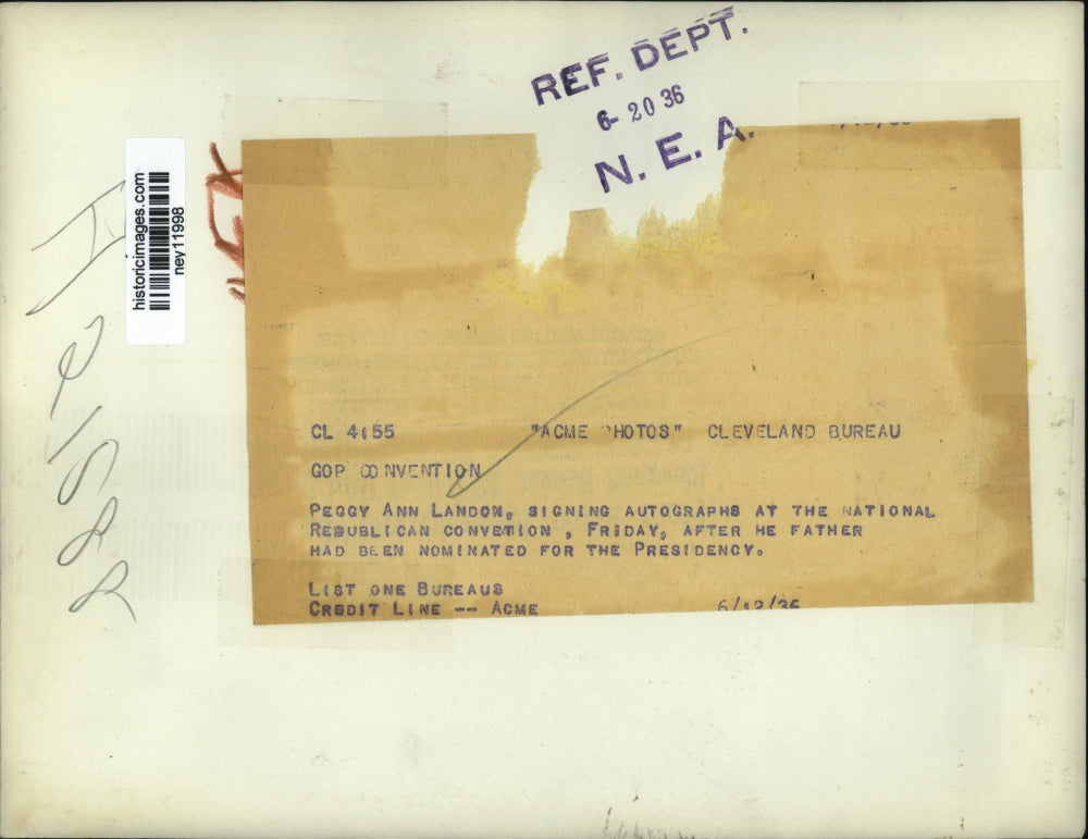 1936 Press Photo Peggy Ann Landon Signing Autographs at GOP Convention