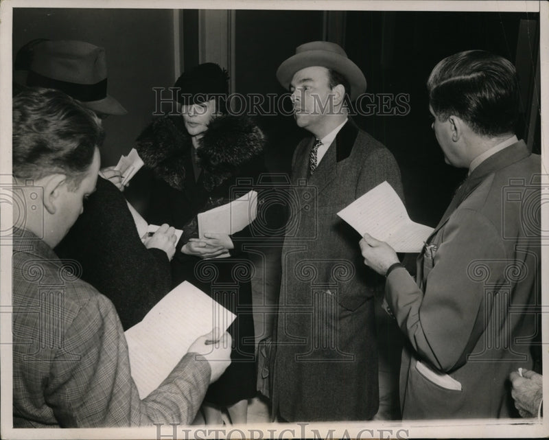 Load image into Gallery viewer, 1941 Press Photo Sarah V. Montgomery of American Peace Mobilization, Attorney
