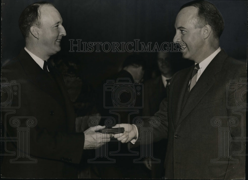 1938 Press Photo Justice Hugo Black Presented Thomas Jefferson Medal