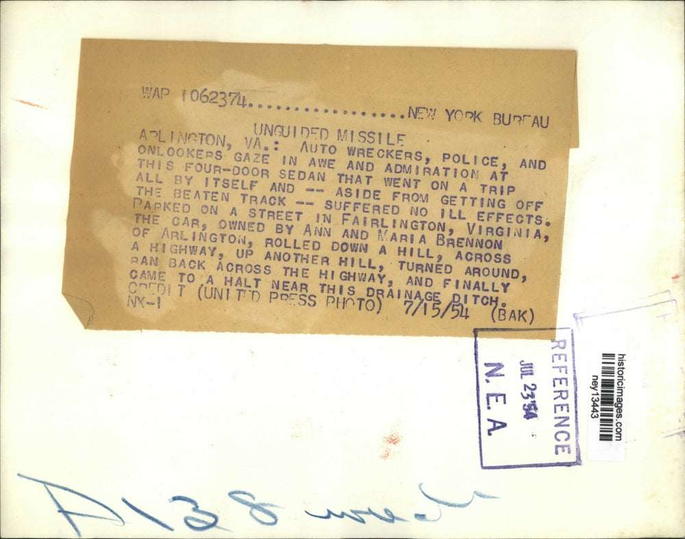 1954 Press Photo Auto Wreckers and Police at Sight of Car that Rolled into Ditch