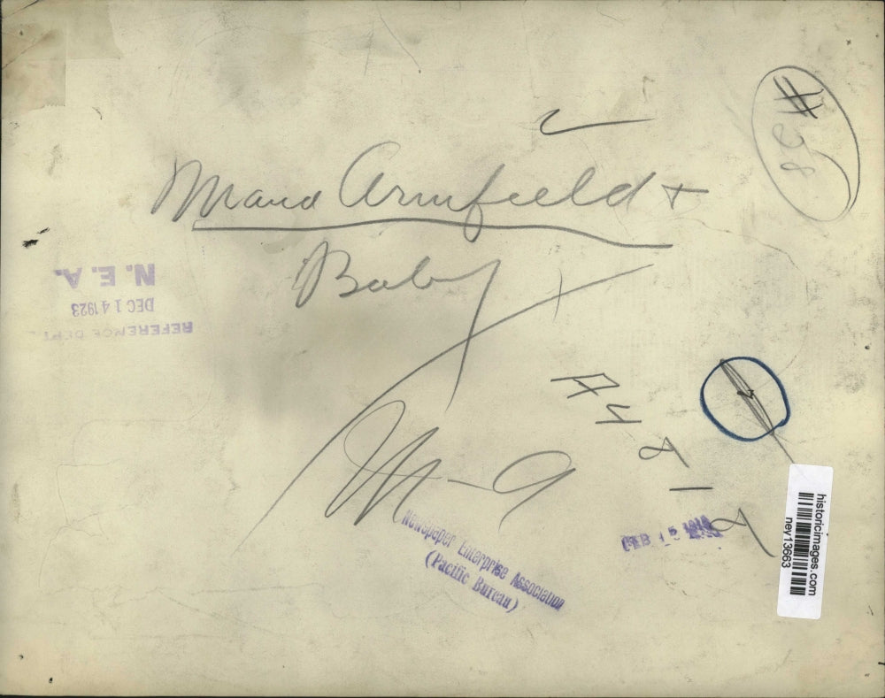 1923 Press Photo Maud Armfield & Child - ney13663