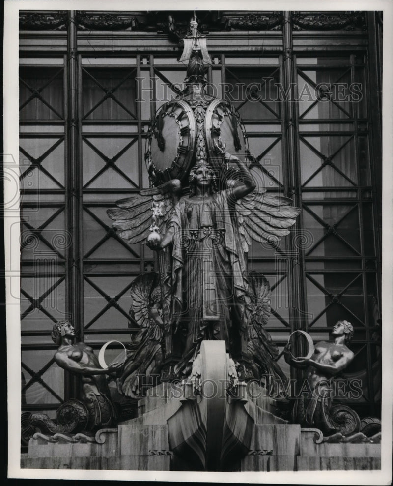 Load image into Gallery viewer, 1961 Press Photo Winged Mermaid Clock Statue in London, Built 1910 - ney13847
