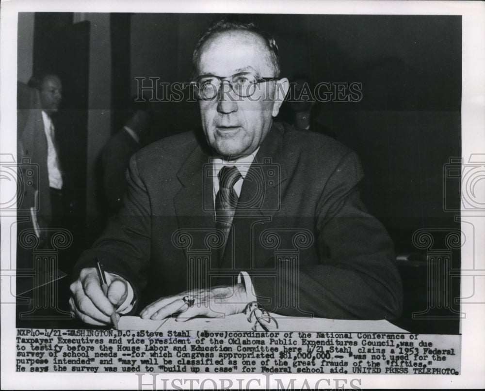 1955 Press Photo Steve Stahl Due to Testify for Federal School Aid Survey Fraud