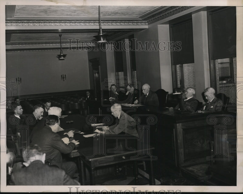 Load image into Gallery viewer, 1939 Press Photo Utility heads questioned on possible shortages in coal crisis
