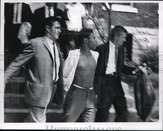 1966 Press Photo Julian Wilson Captured in Bank Robbery - ney14616