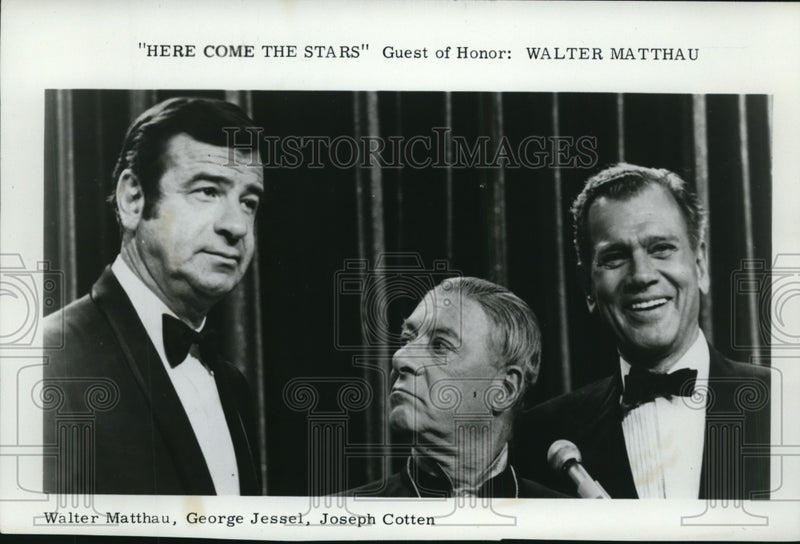 Load image into Gallery viewer, Press Photo Walter Matthau, George Jessel &amp; Joseph Cotten - ney15234
