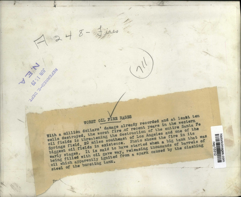 1929 Press Photo Oil Fire at Santa Fe Springs Field, New Mexico - ney15312