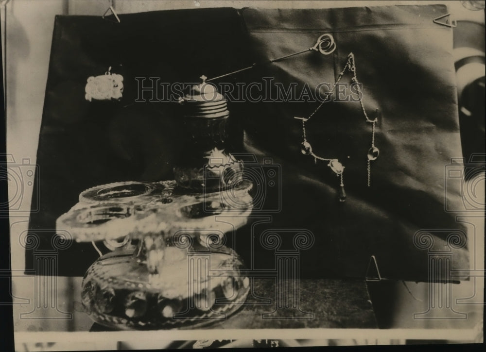 1920 Press Photo Items from Trunk of Murderer James Watson aka Huirt - ney16003