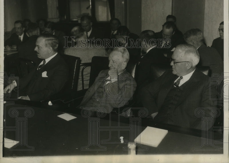 Load image into Gallery viewer, 1932 Press Photo Senators at Senate Banking &amp; Currency Committee Stocks Hearing
