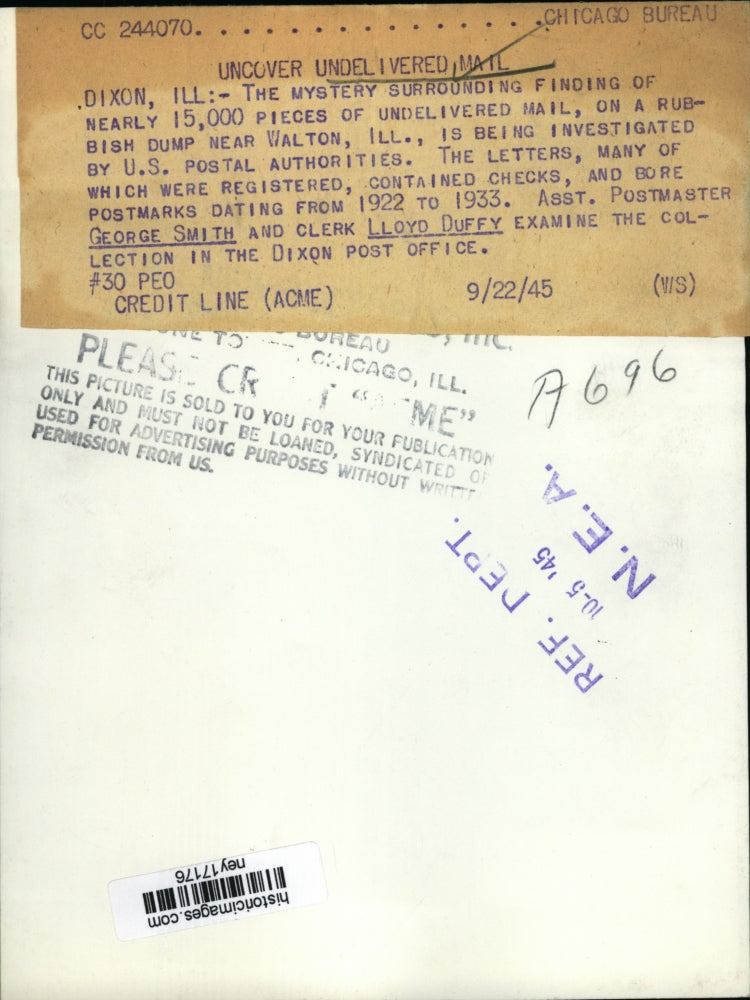 1945 Press Photo Asst Postmaster George Smith & Lloyd Duffy Post Office Clerk