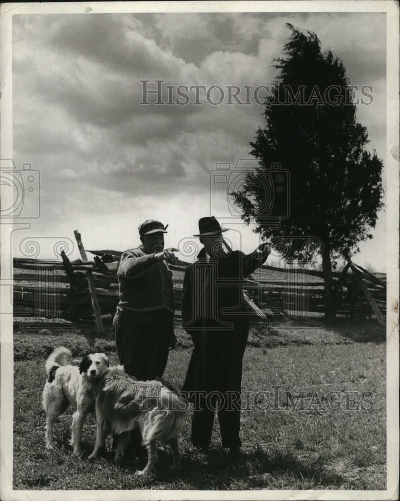 Load image into Gallery viewer, 1940 Press Photo USDA Statisticians at Maryland Wheat Farm - ney17827
