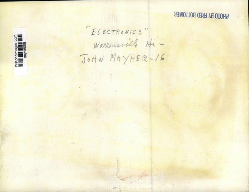 Load image into Gallery viewer, Press Photo John Mayher Electronics Student at Warrensville High - ney18095
