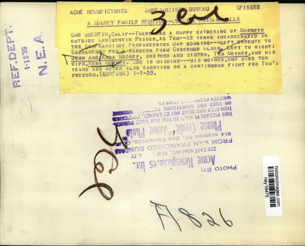 1939 Press Photo Tom Mooney Reunited with Family Leaving San Quentin Prison