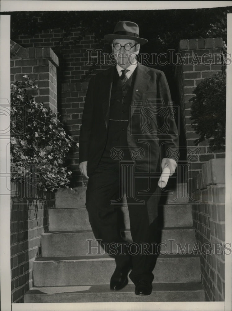 1940 Press Photo Harlan Stone of US Supreme Court Leaves Home on 68th Birthday