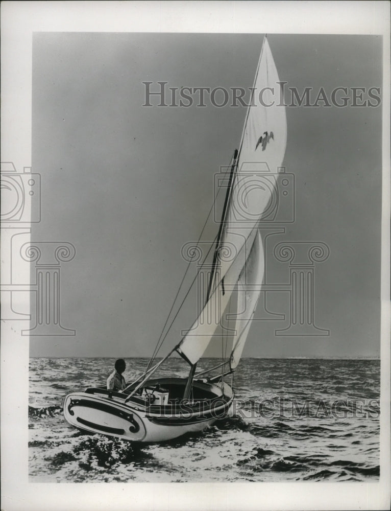 1963 Press Photo 18-foot Sailboat Model for 53rd National Motor Boat Show
