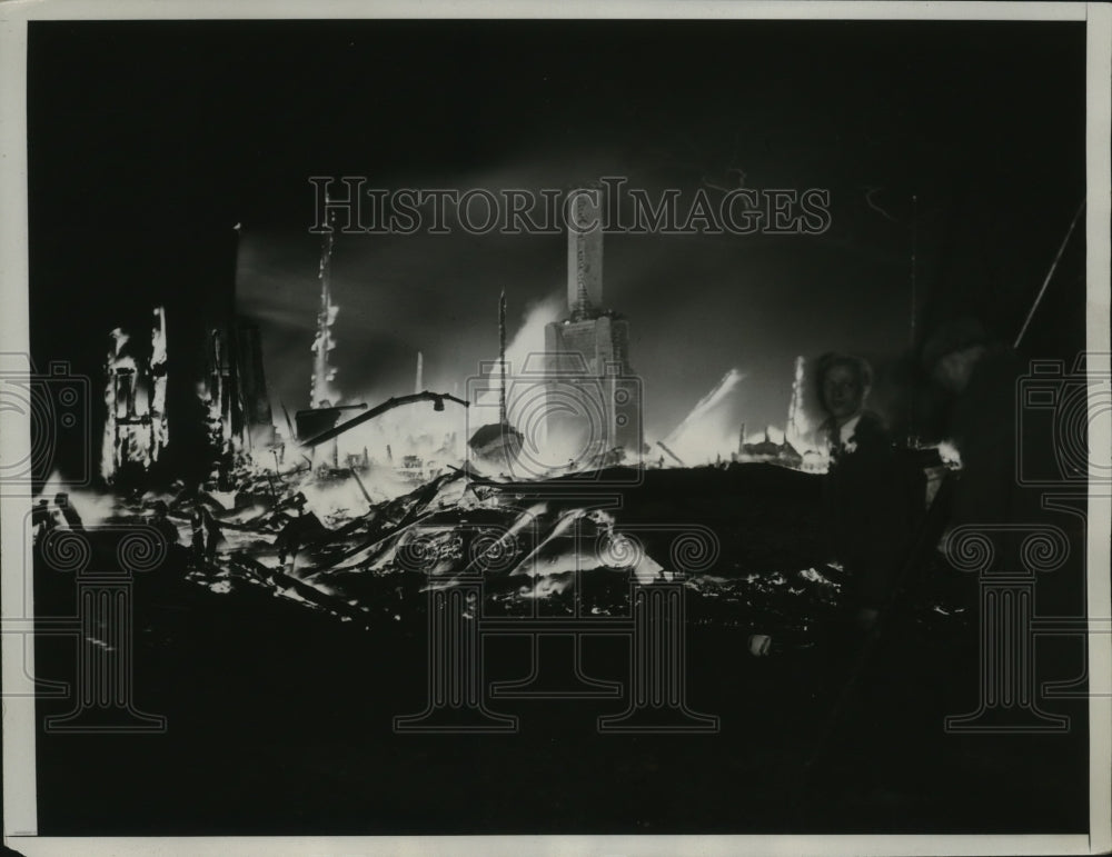 1934 Press Photo Shields Estate Home Destroyed by Fire, Deer Park, Long Island