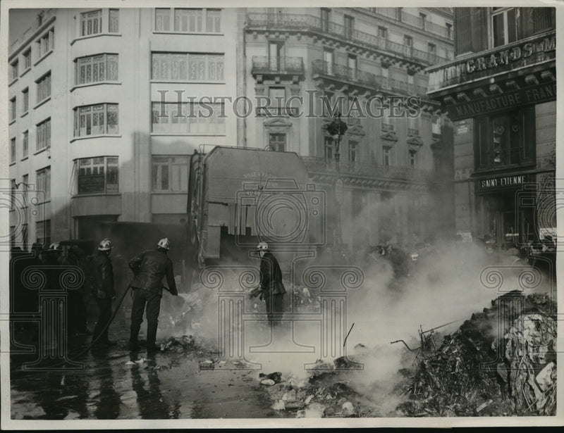 Load image into Gallery viewer, 1939 Press Photo Firefighters at Scene of Paris Central Market, France
