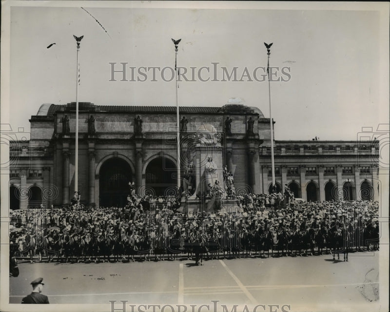 Load image into Gallery viewer, 1939 Press Photo Calvary Units from Fort Myer Virginia Play for King &amp; Queen

