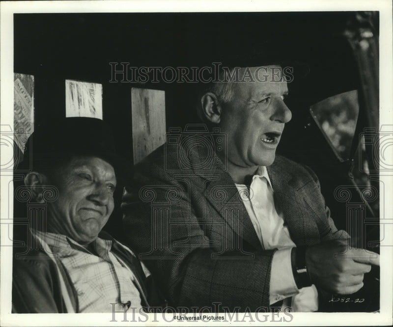 Load image into Gallery viewer, 1975 Press Photo Rod Steiger and Billy Barty in "W. C. Fields and Me"
