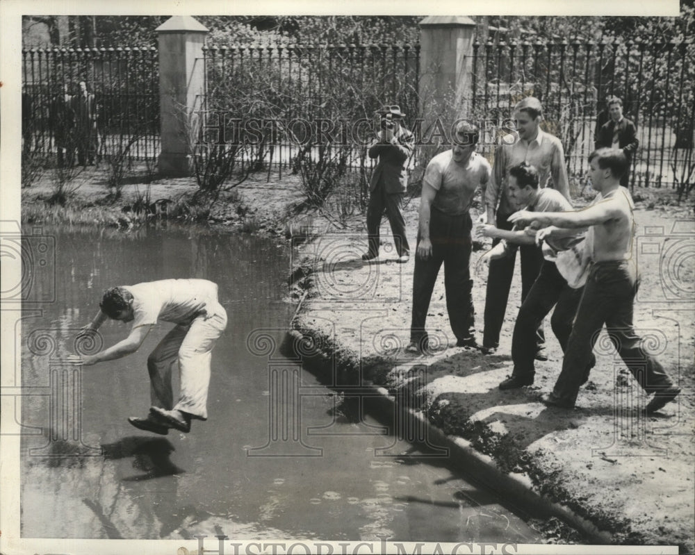 1941 Press Photo Bob Jampolis of University of Chicago Wins Mustache Contest