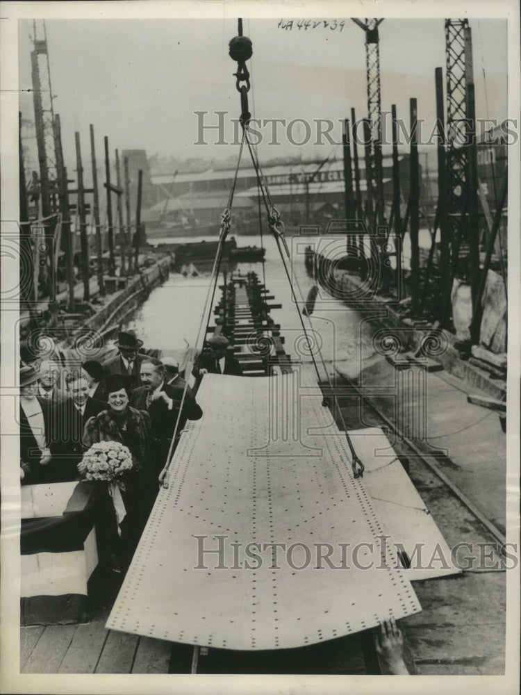 1938 Press Photo Madame Weguelin de Abreu at Laying of the Keel Ceremony, Cowes