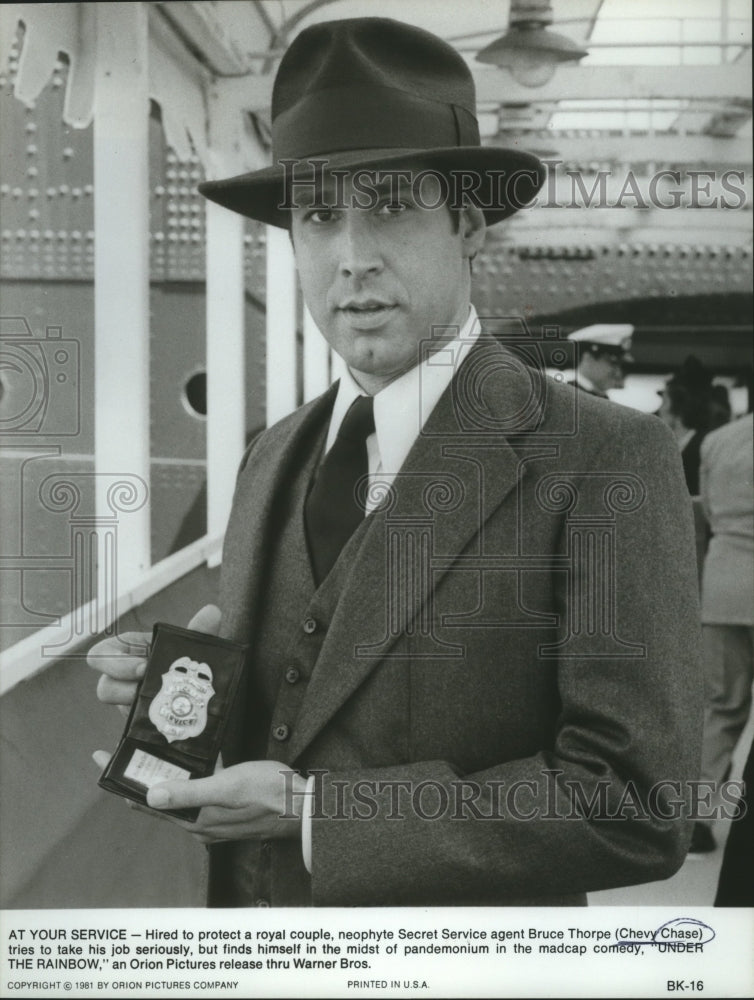 1981 Press Photo Actor Chevy Chase in &quot;Under the Rainbow&quot; Movie - ney23922- Historic Images