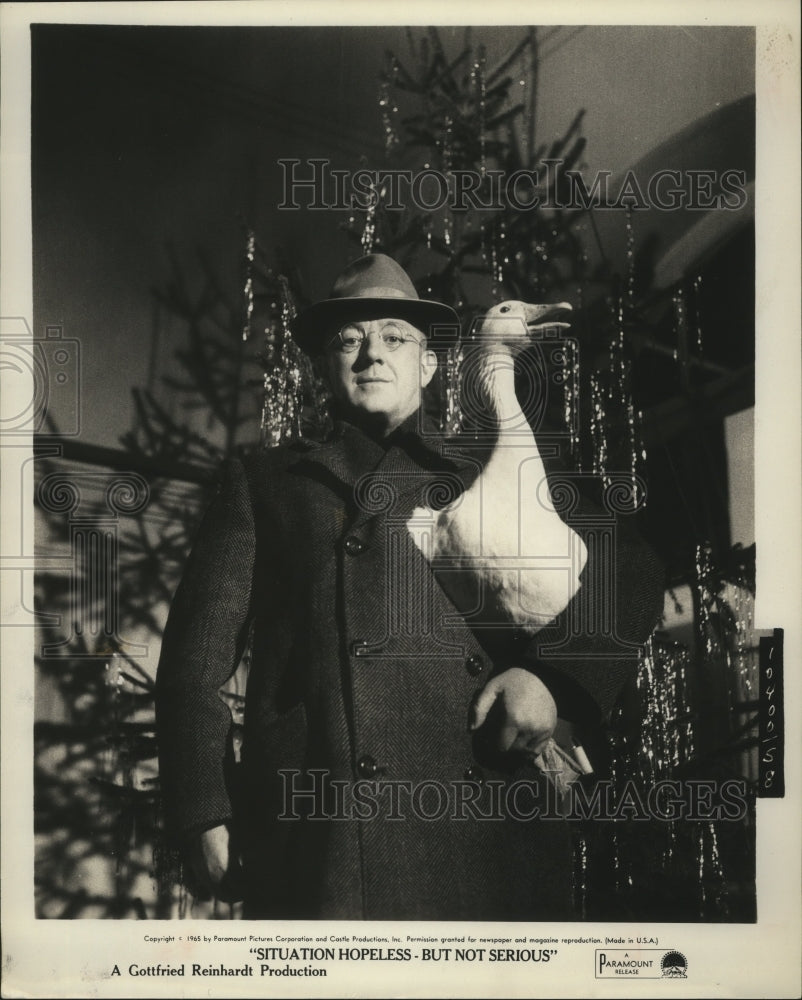 1965 Press Photo Peter Sellers in "Situation Hopeless - But Not Serious"