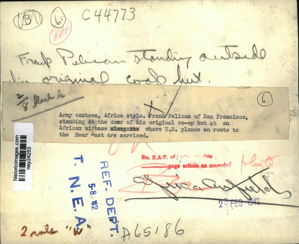 1942 Press Photo Frank Pelican with His Co-Op Hut Amry Canteen African Style