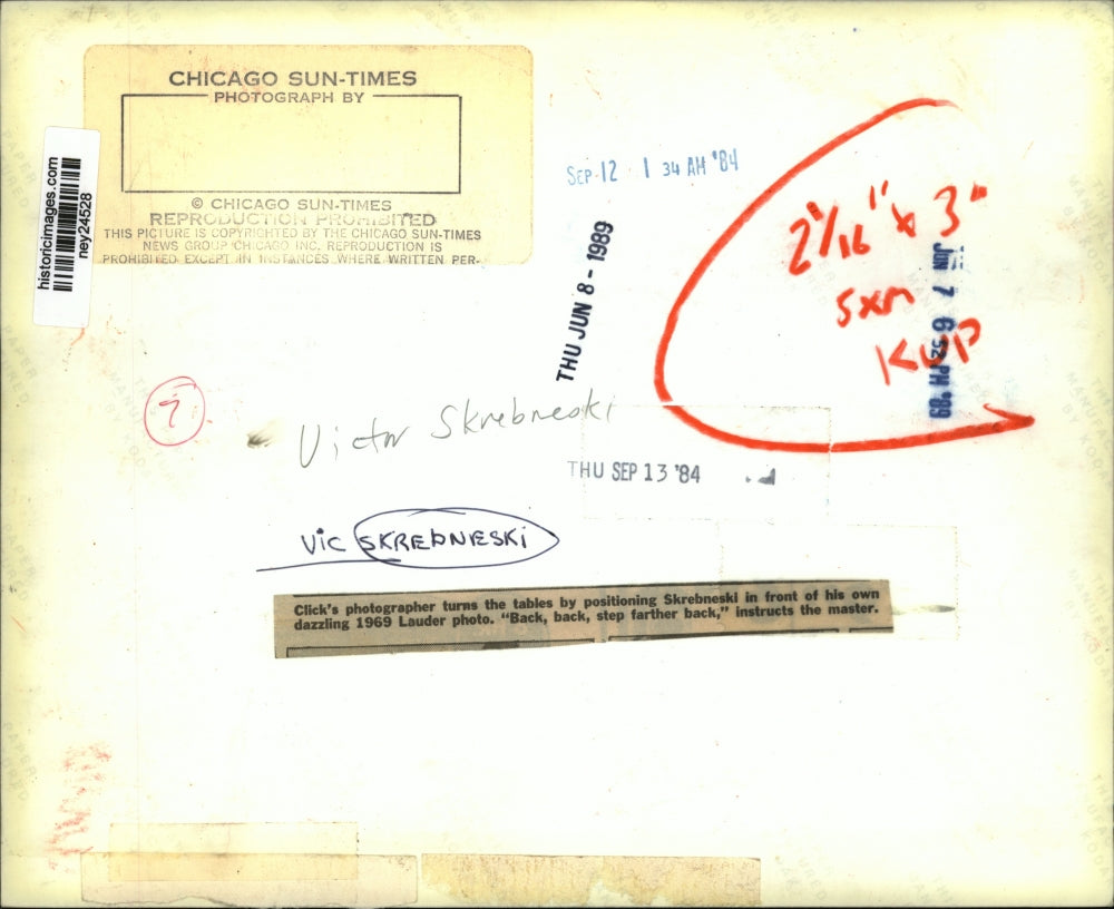 1984 Press Photo Photographer Vic Skrebneski with 1969 Lauder Photo - ney24528