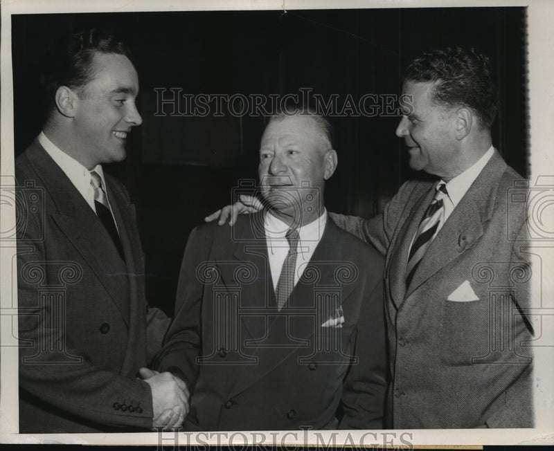 Load image into Gallery viewer, 1950 Press Photo John "Red" Corriden, Chuck Comiskey, Frank Lane of White Sox
