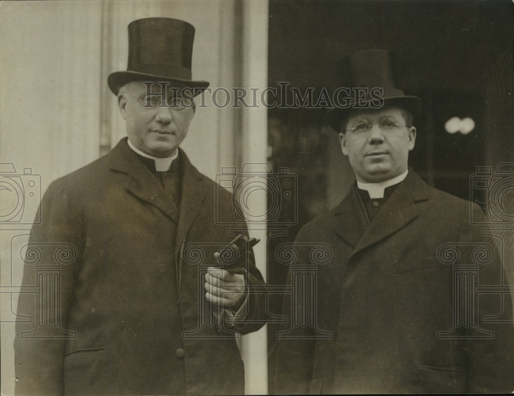 1923 Press Photo Archbishop Tumasoni Biondi & Sec Reverand Leech Visit President