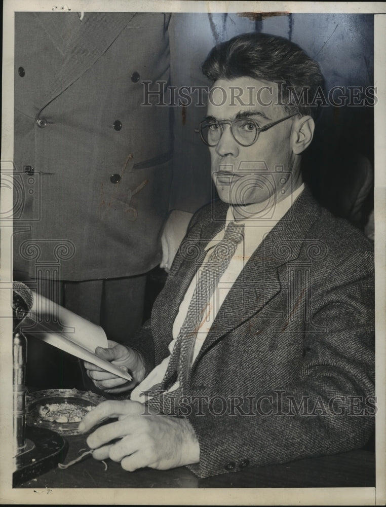 1948 Press Photo Henry Julian Called as Surprised Witness  - ney25363