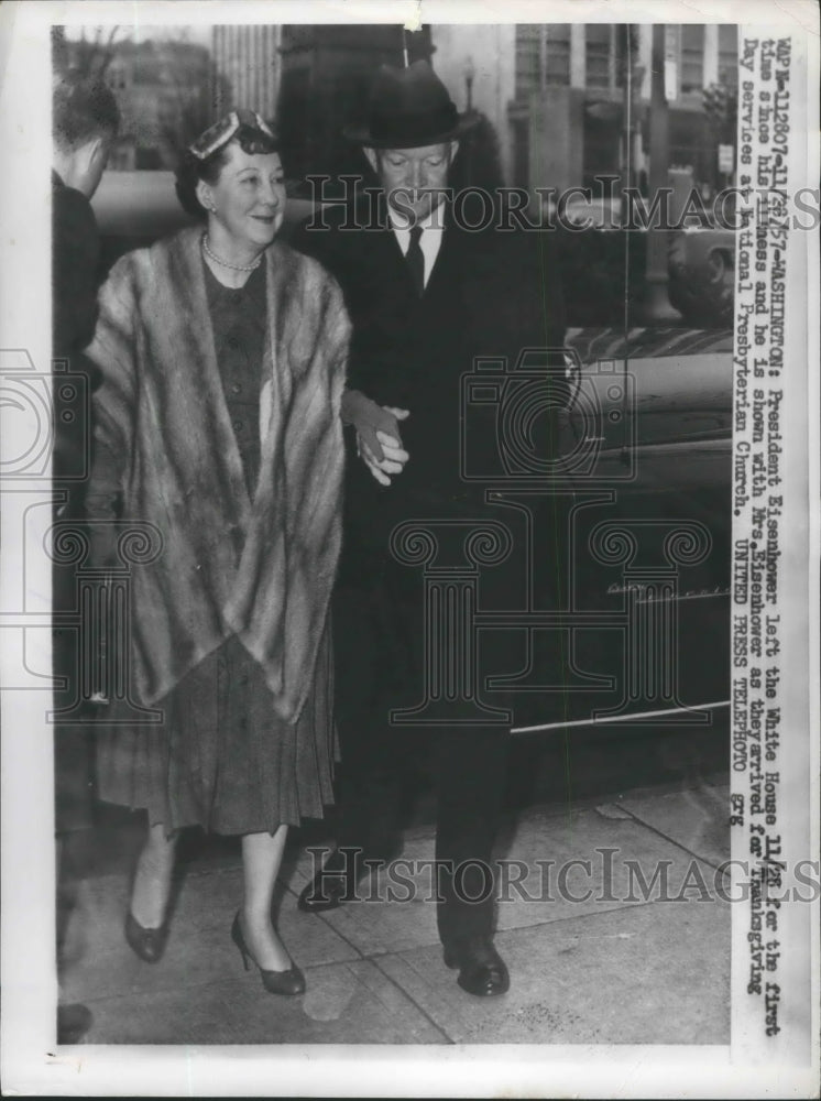 Load image into Gallery viewer, 1957 Press Photo Pres Eisenhower Left White House with First Lady Since Illness
