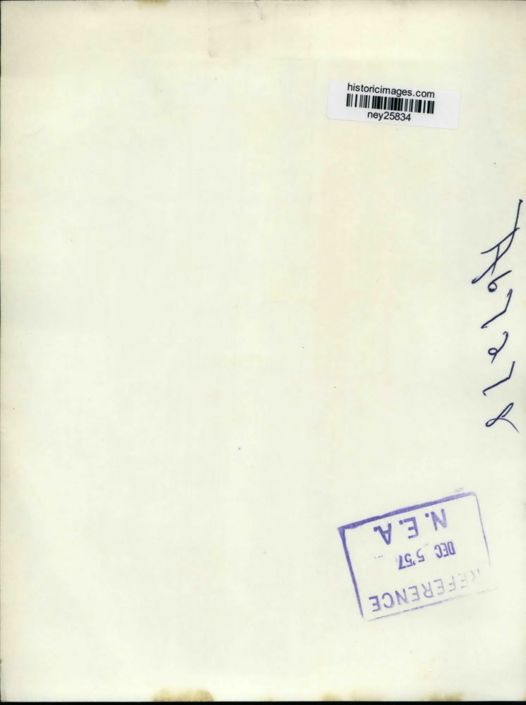 1957 Press Photo Pres Eisenhower Left White House with First Lady Since Illness