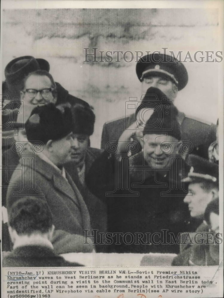 Load image into Gallery viewer, 1963 Press Photo Nikita Khrushchev Waves to West Berliners at Visit - ney26070
