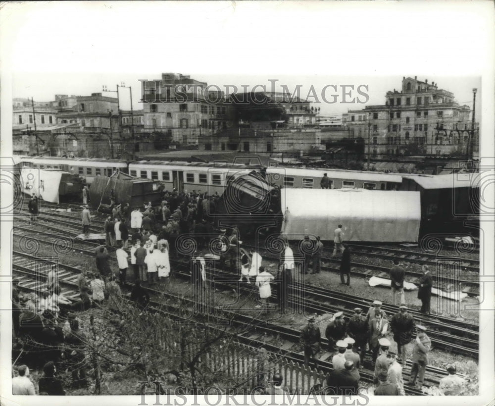 1971 Press Photo Wreckage of 2 Train Collision 1 Dead & 20 Injured in Rome Italy