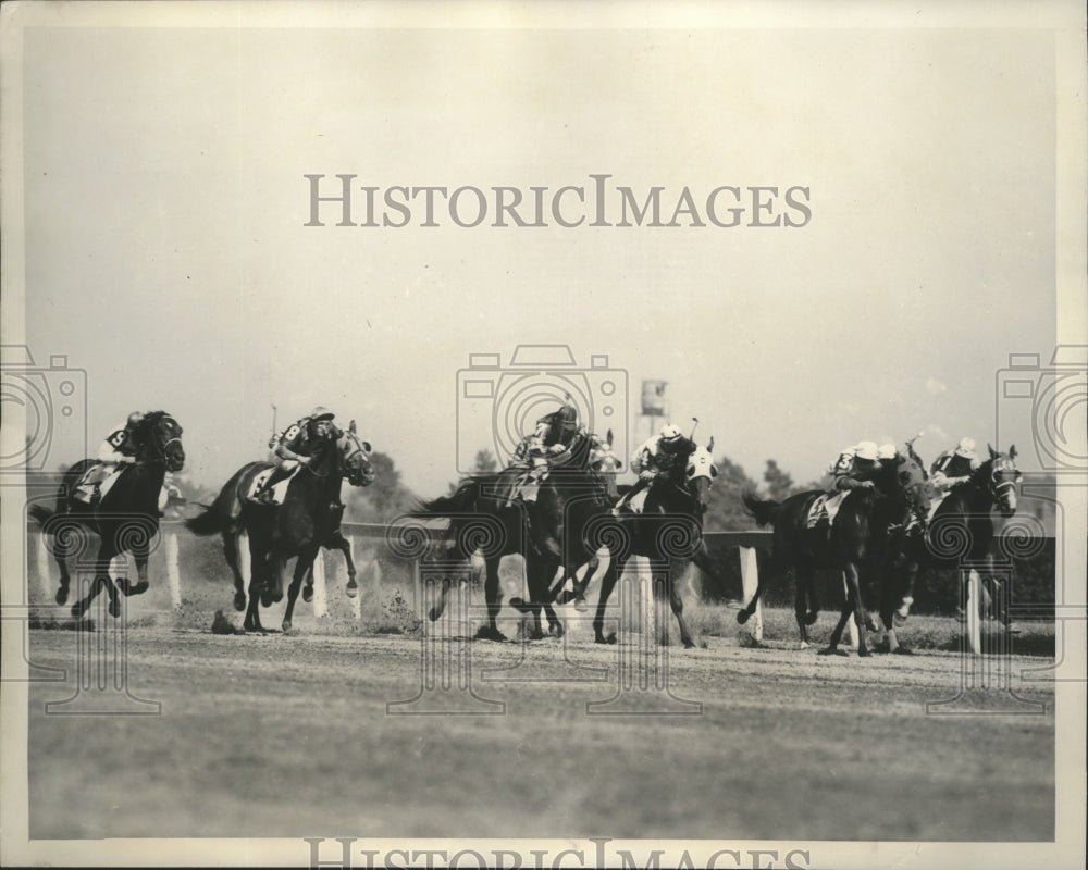 1946 Press Photo Pelham Manor Purse at the start of the 6th race - ney27283