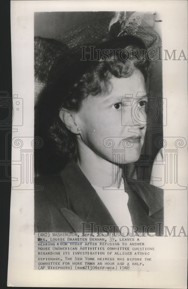 1948 Press Photo Berman leaves hearing room after refusing to answer questions