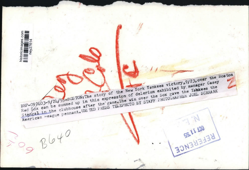 1955 Press Photo Stengal in clubhouse after Yankees victory over Red Sox