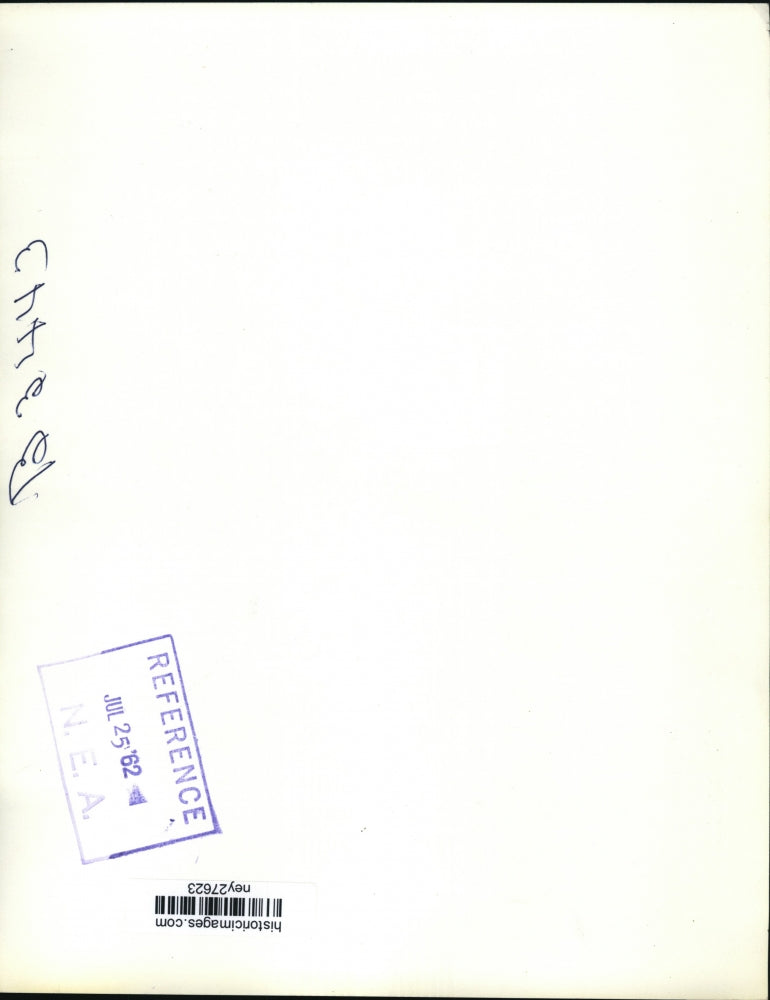 1962 Press Photo Arnold Palmer in dressing room waving his hand through the air