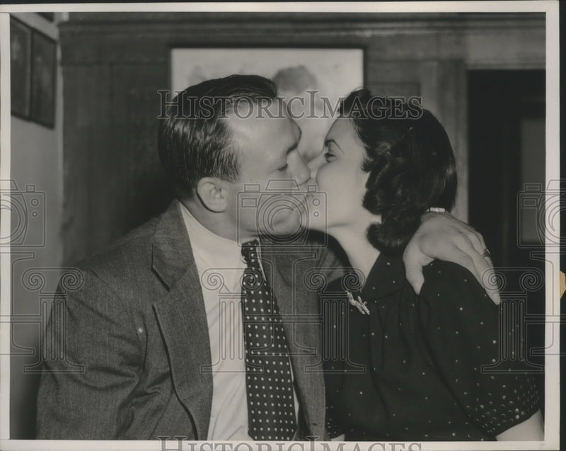 Load image into Gallery viewer, 1939 Press Photo Lightweight Champion Lou Ambers Engaged to Childhood Sweetheart
