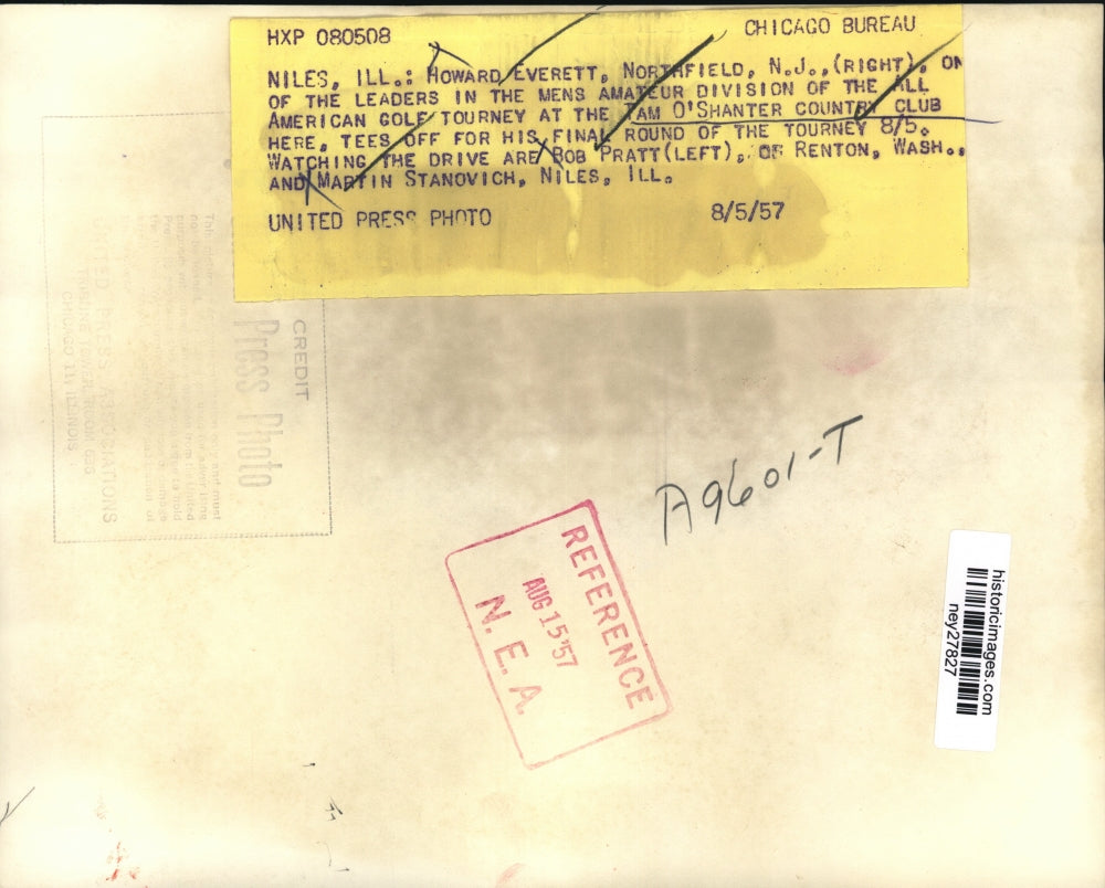 1957 Press Photo Golfer Howard Everett Tees Off for Final Round of Tourney