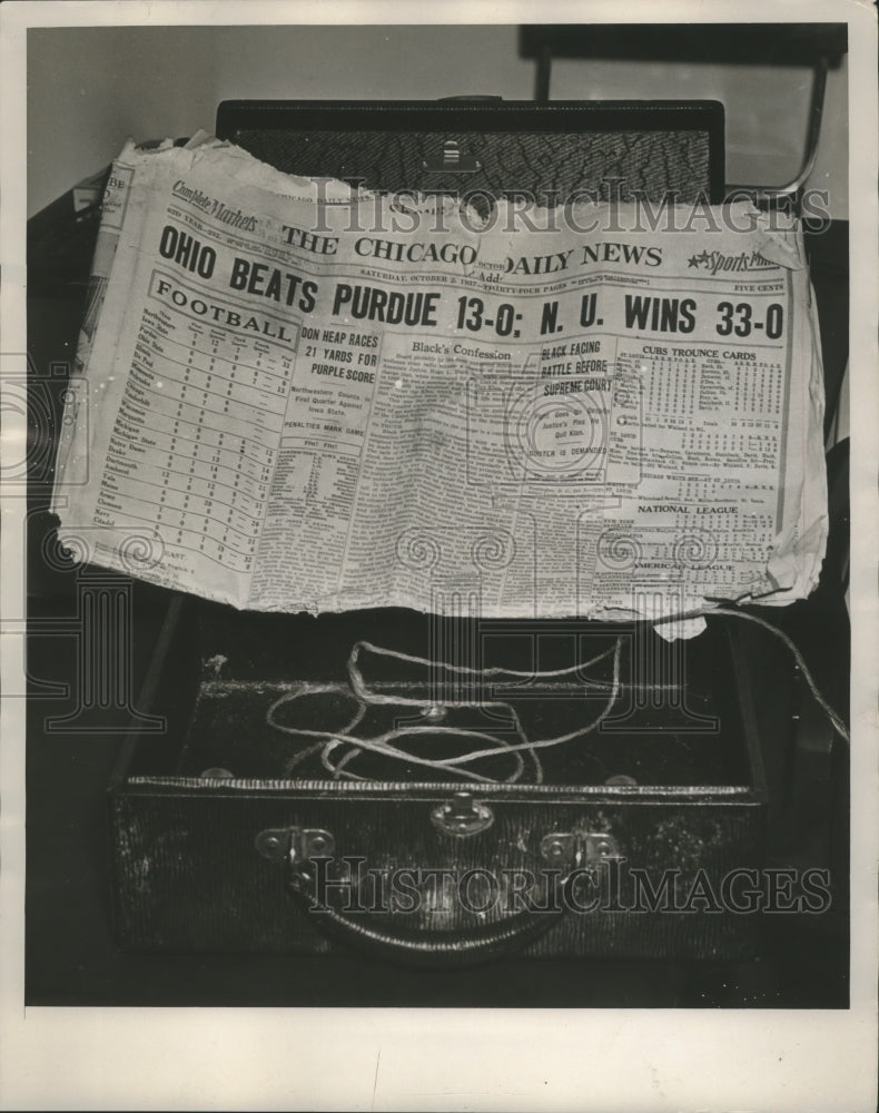 1938 Press Photo Charles S. Ross article photographed to prove he's still alive