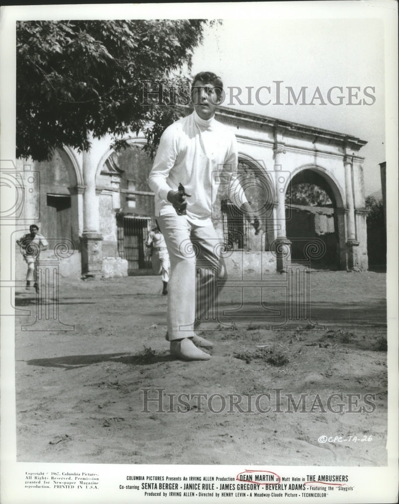 Load image into Gallery viewer, 1968 Press Photo Dean Martin in The Ambushers - ney27928
