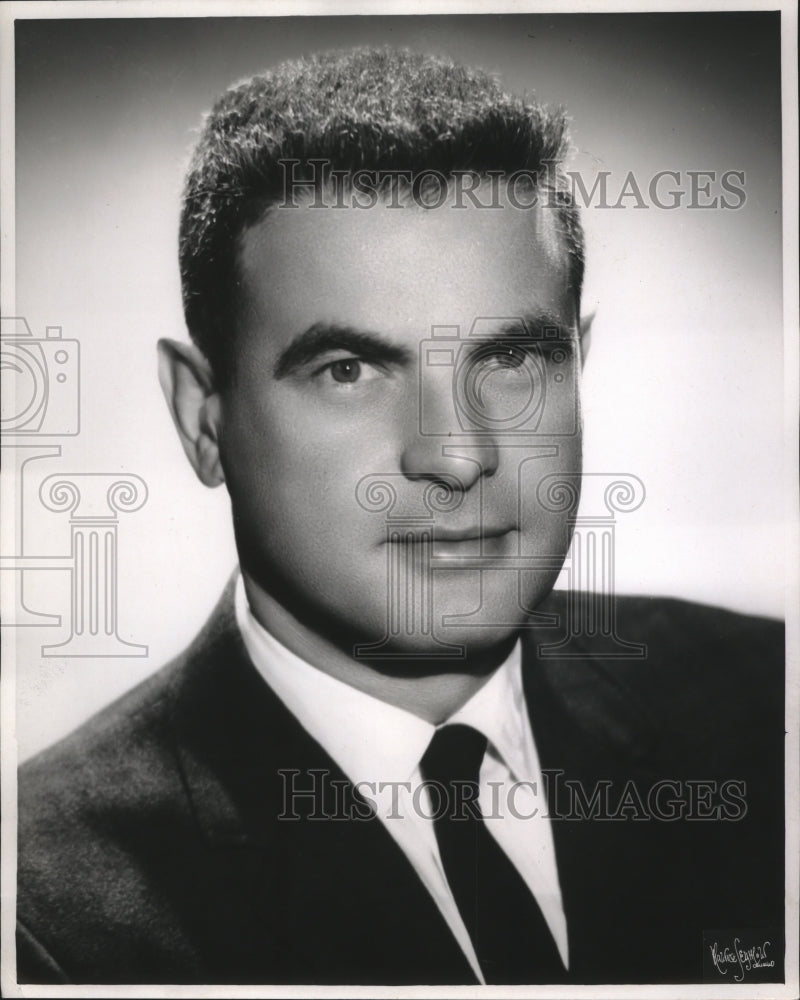 Load image into Gallery viewer, Press Photo Henry Lowentha President of North Suburban Transit Service
